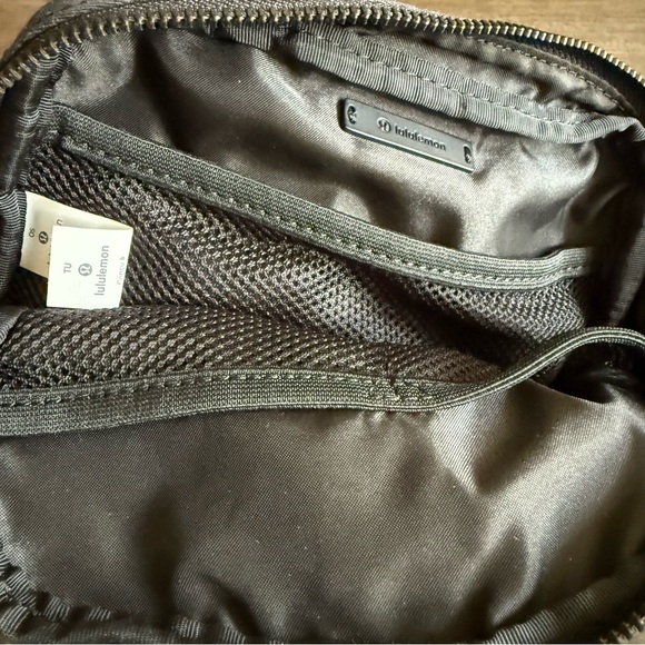 lululemon Everywhere Belt Bag - Fragment Camo Jacquard Black Deep Coal - Picture 7 of 8